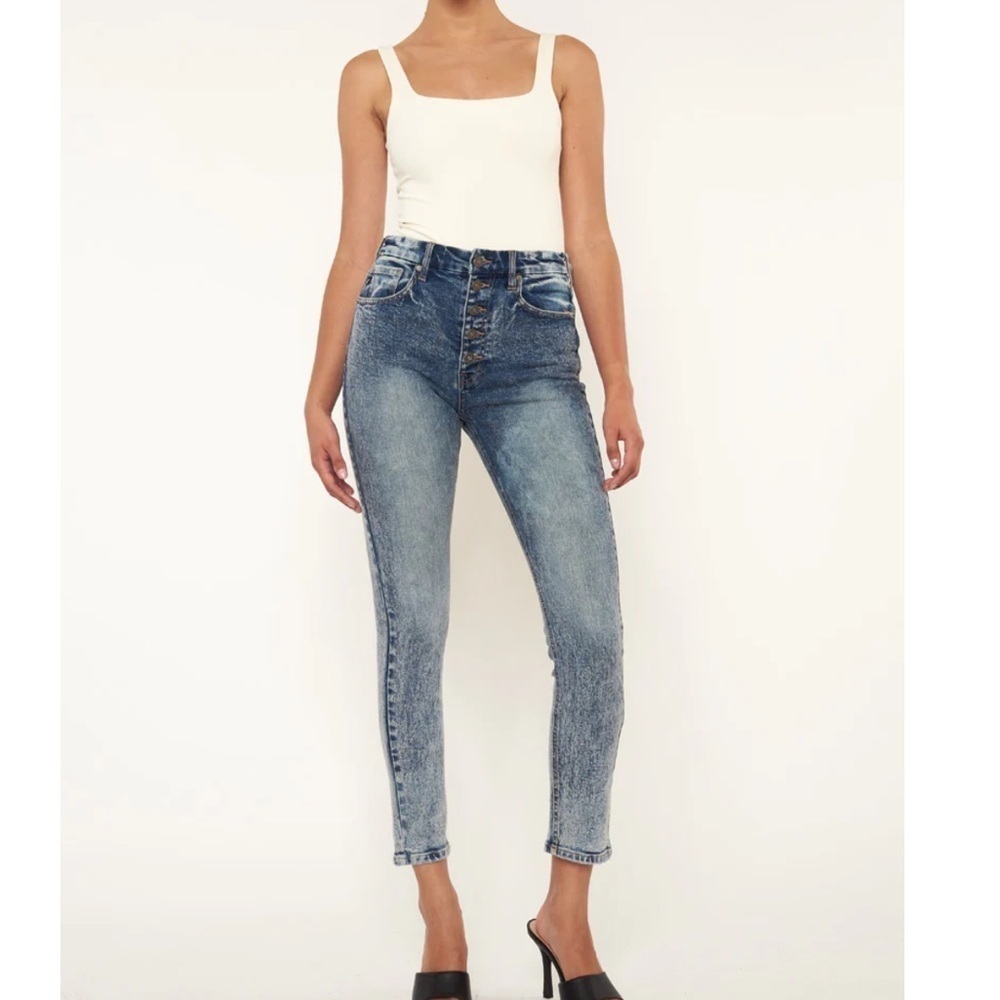 NWT Kancan Kiera High Rise Cigarette Leg button fly Jeans size 5 26 acid wash